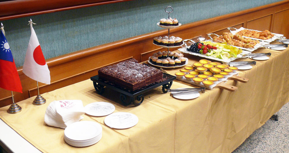 康軒文教集團舉辦餐會選用餐會點心