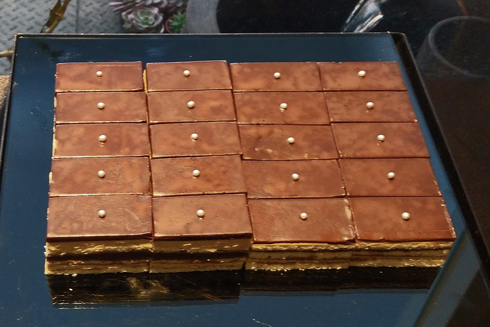 開幕點心給參與椅子咖啡開幕的來賓享用