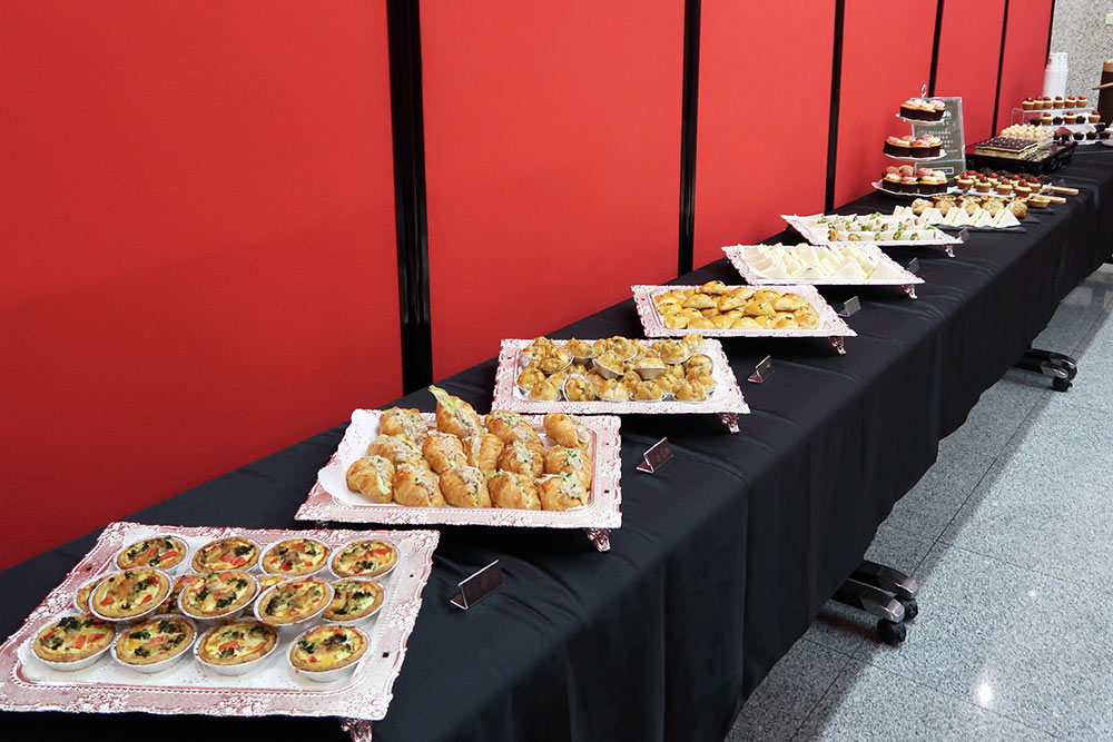 致理科大電商經營實務成果展上的茶會點心