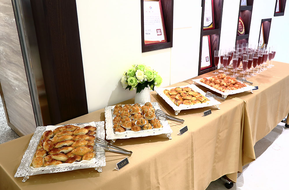 吉的堡總部開幕點心