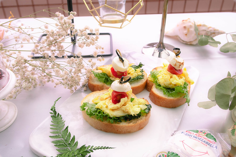 茶會點心-滑蛋馬茲瑞拉開放三明治